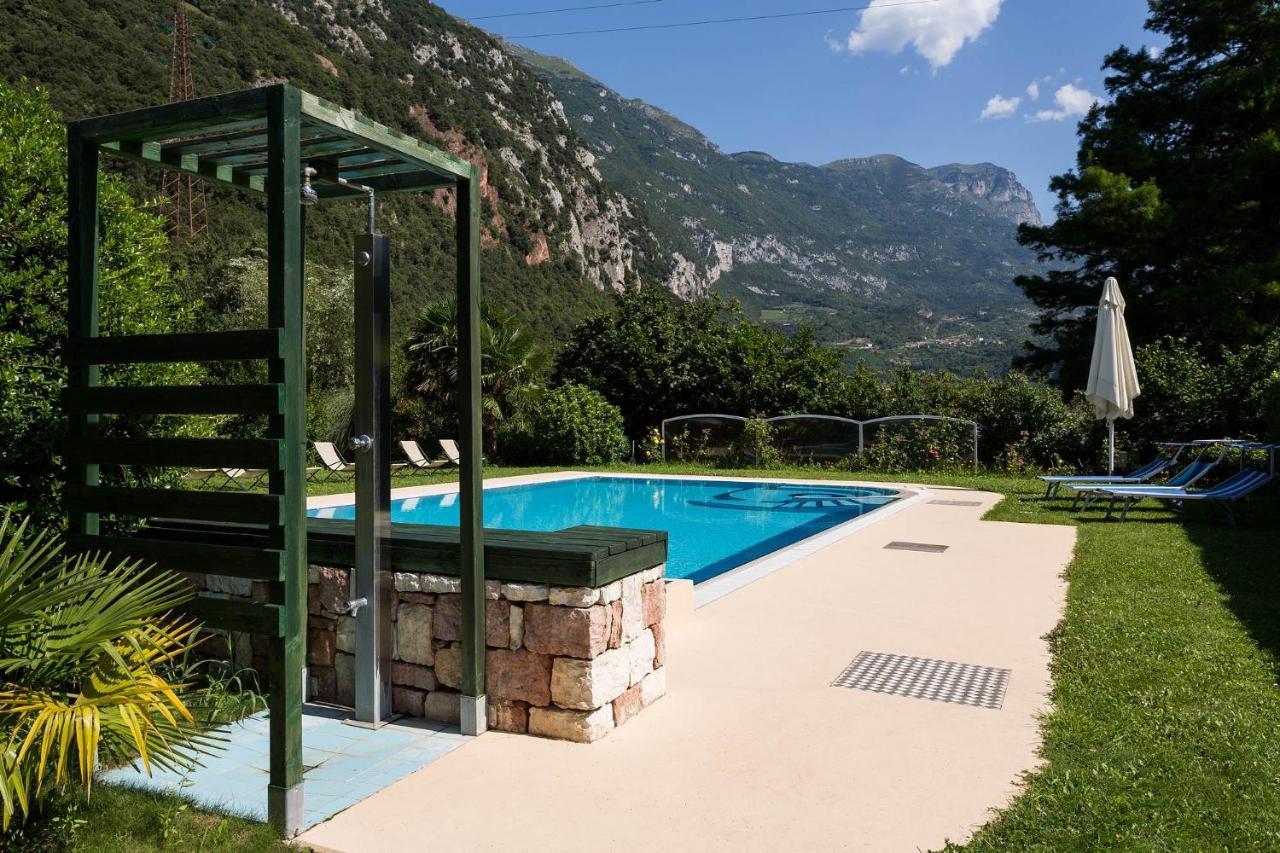 Hotel Due Laghi Padergnone Exterior foto