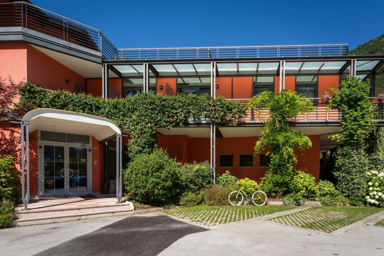 Hotel Due Laghi Padergnone Exterior foto